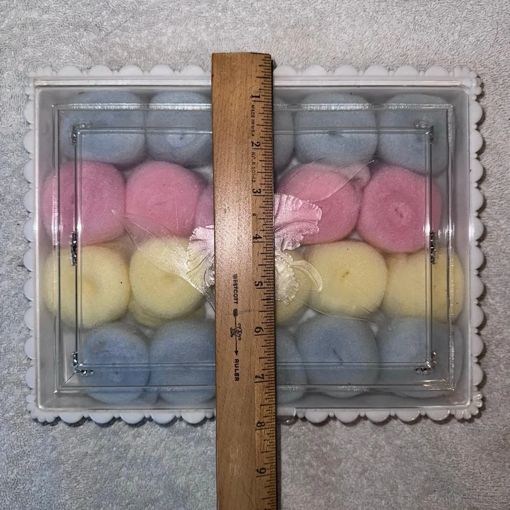 Vintage Plastic Vanity Box Bathroom Or Make Up Storage Clear Lid Iris Flower